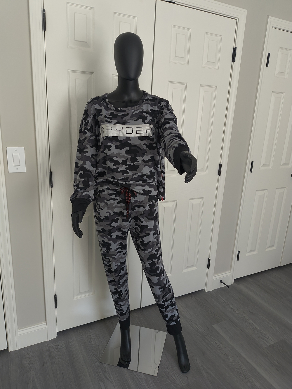 Spyder Women's Gray Camo Jogger Pants